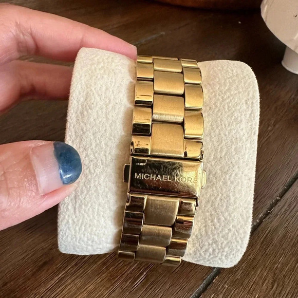 Michael Kors Slim runway watch - Picture 9 of 12